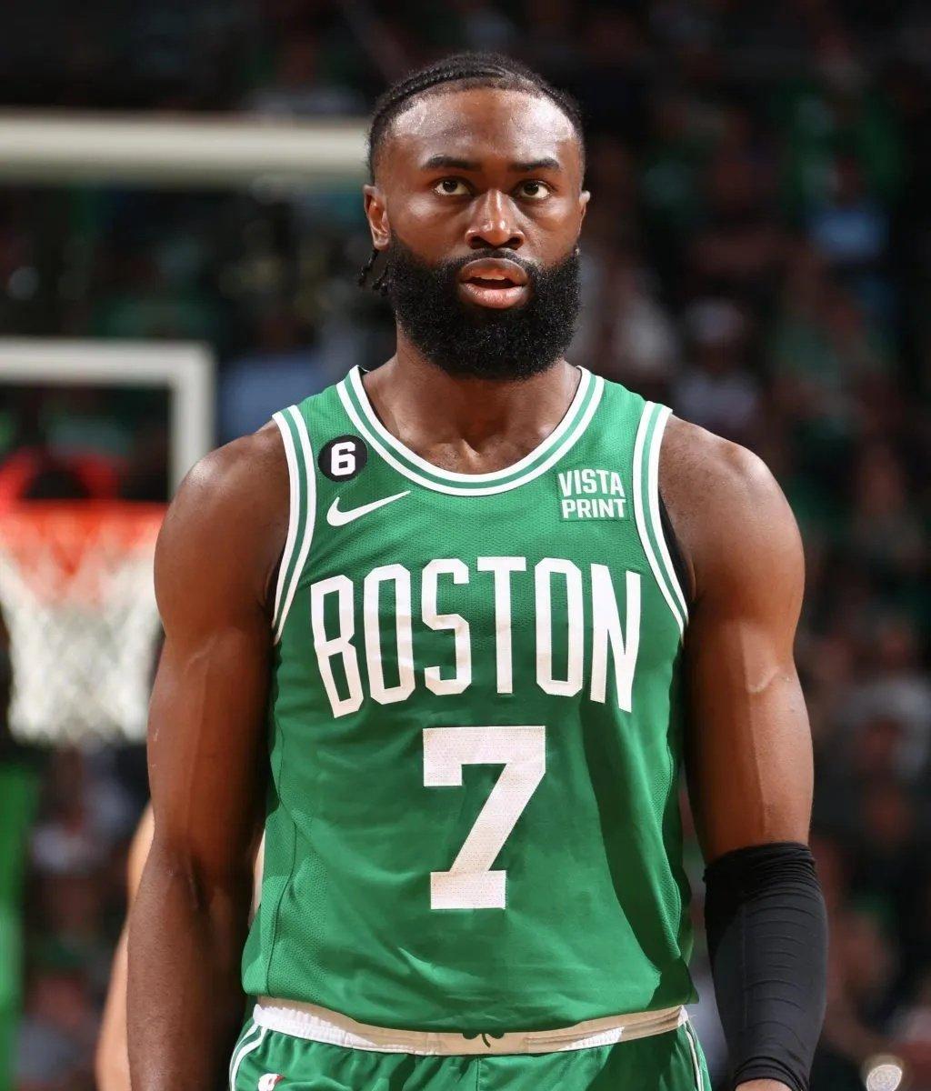 更偏向低位 更偏向低位